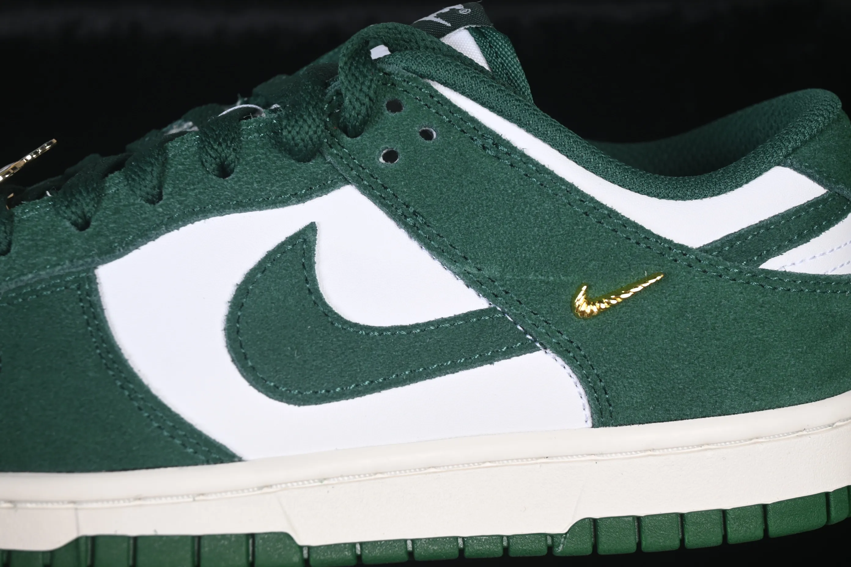 All Categories Nk SB Dunk Series Nk SB Dunk Low Low-top sneakers Nike SB Dunk Low Year of the Horse White Green Low-top casual sneakers IB4417-100
